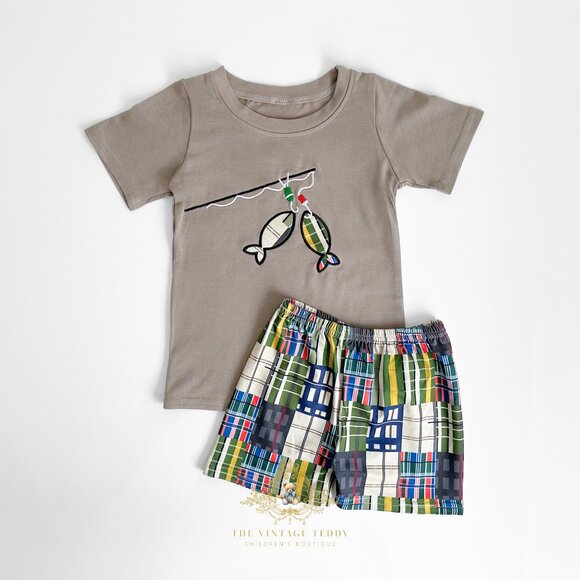 NWT Cute Boys T-shirt & Shorts Matching Set Embroidered Checkered Fish on! 4T - Picture 1 of 3